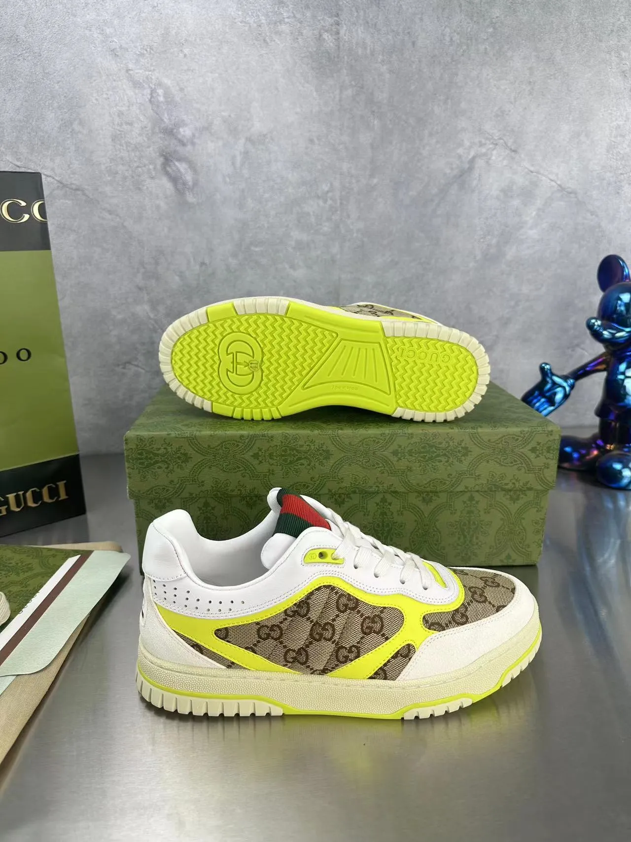 👟👟Ex-factory price 600👟👟 Gucci's latest hot-selling series of high and low-cut distressed couple's sneakers are shipped. The original version is purchased, developed and manufactured. This high-low top sneaker adopts a basketball-style silhouette design, cleverly integrated with hollow panels and distressed effects, showing its unique ingenuity. The ingenuity incorporates brand logo details such as interlocking Double G styling accessories and Gucci lettering, a low-key tribute to the brand's design heritage. Exquisite packaging at the delivery counter 🛍📦 ▪️ Fabric: Original customized imported first-layer cowhide ▪️ Inner lining: Imported first-layer cowhide ▪️ Sole: Original molded TPU sole ▪️ Sole thickness: 3cm ▪️ Size: 35-46 (Male 38 46 customized)